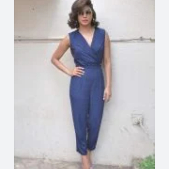 BCBG JUMPSUIT - Picture 2 of 13